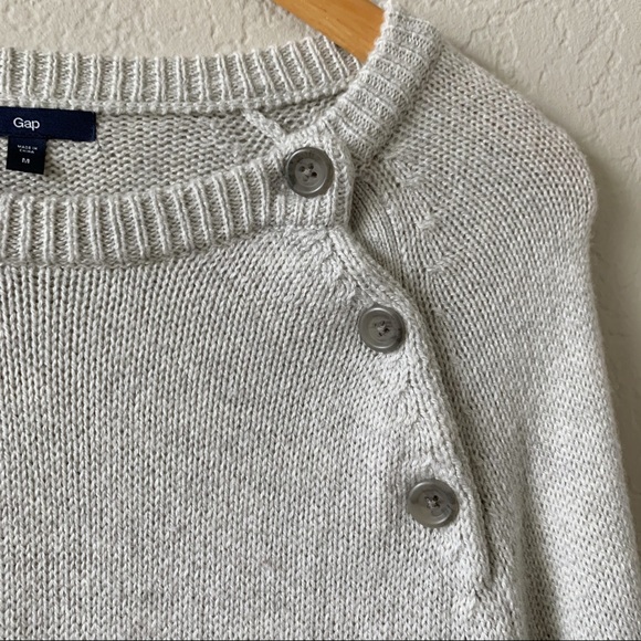 💫GAP Gray Wool Blend Button Accent Knit Sweater M - Picture 5 of 8